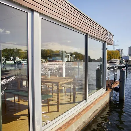 Botel Julia - Schwimmendes