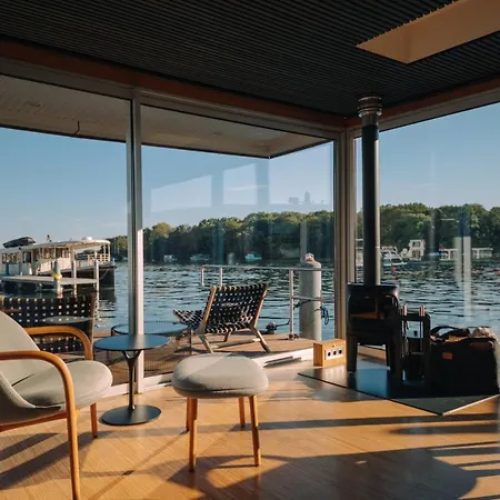 Bateau-hôtel Julia - Schwimmendes Berlin